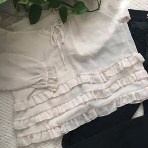 BOGO🍾 • OLSENBOYE flowy tiered blouse